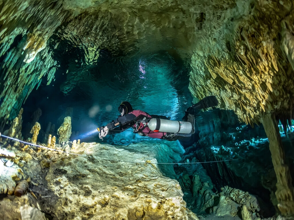 cenote diving riviera maya mexico