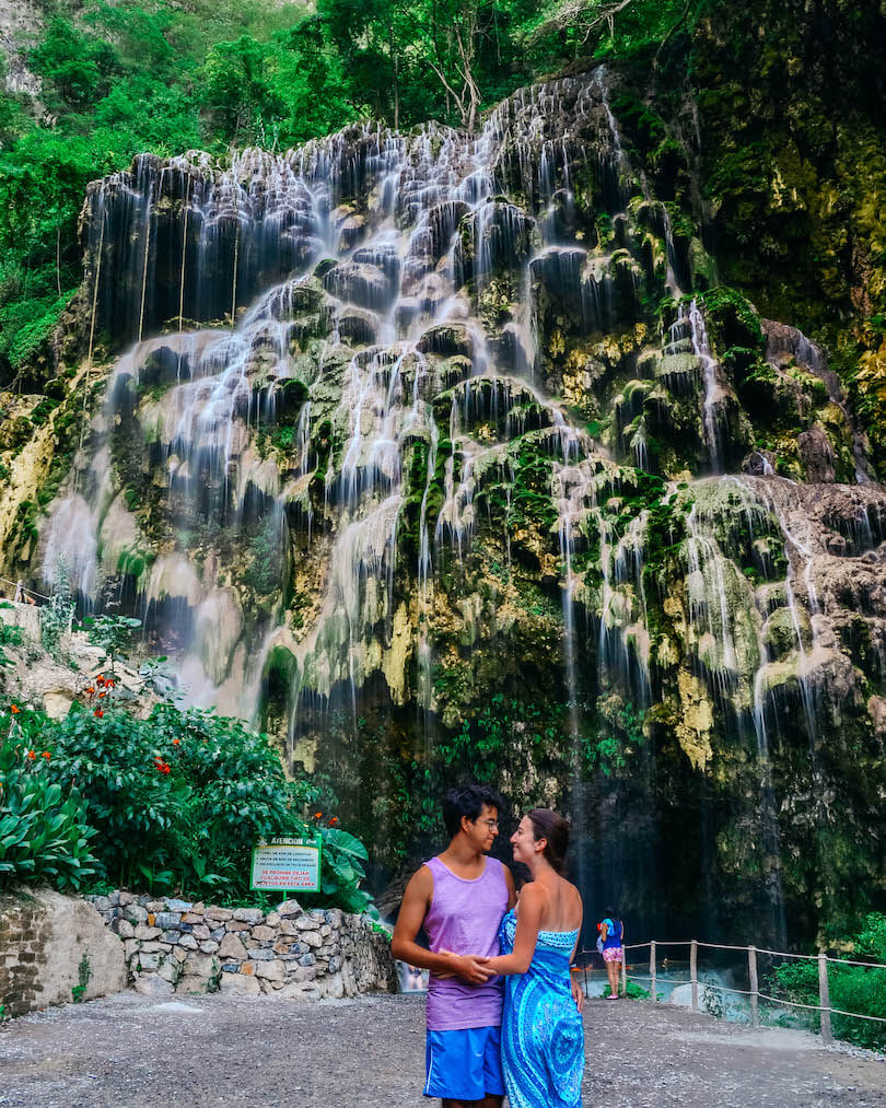 Grutas de Tolantongo waterfall