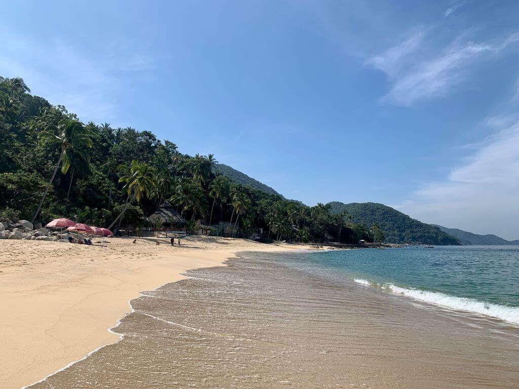 Landscape shot of Playa de Caballo, an undeveloped beach just before you reach Playa Las Animas