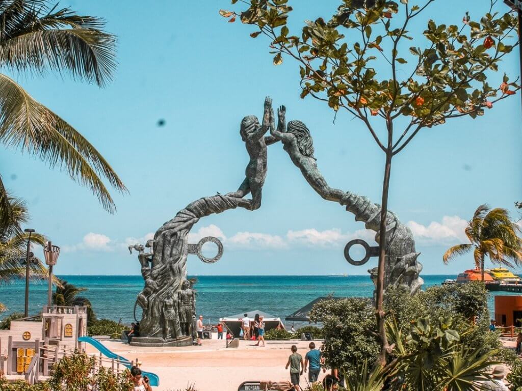 parque fundadores playa del carmen