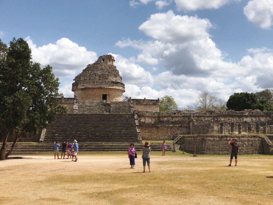 The el caracol structure at Chichen Itza is stunning