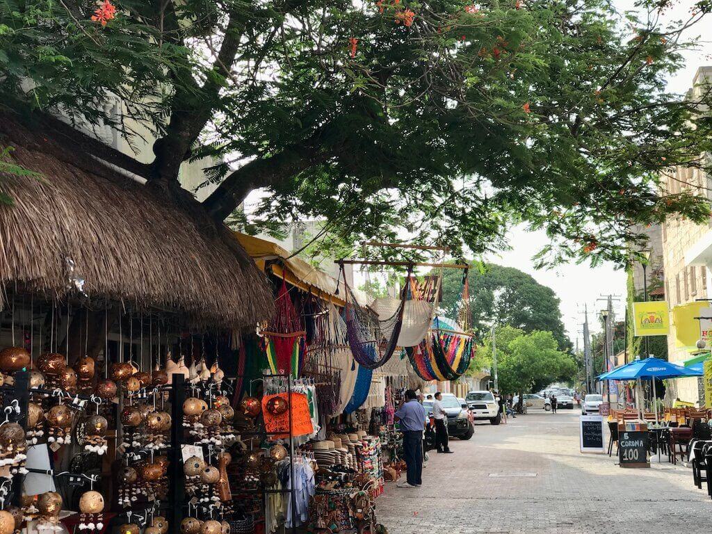 image of souvenir stands along 5th avenue in playa del carmen, mexico