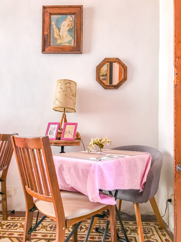 Beautifully styled table in La Vie En Rose restaurant, Guanajuato