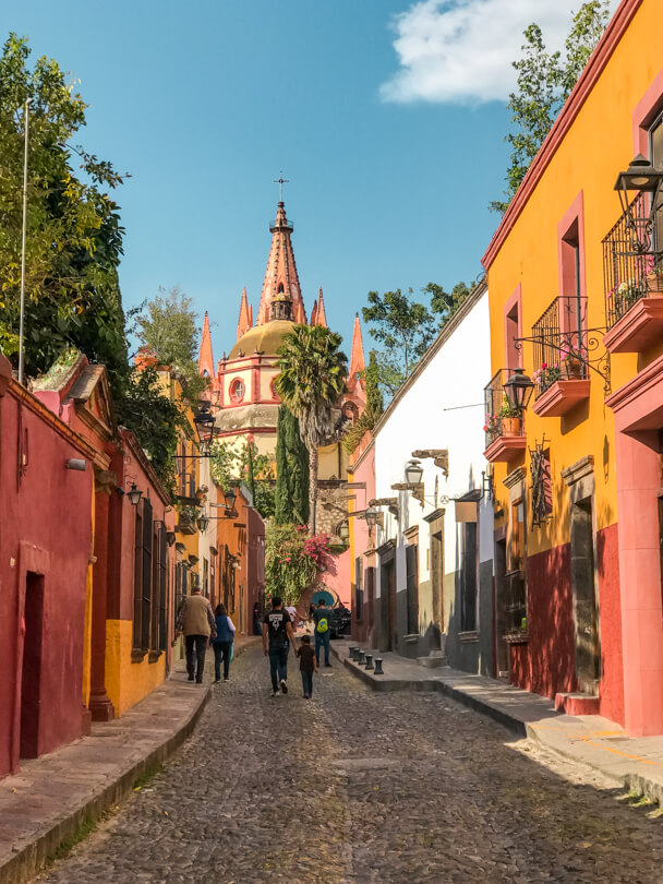 Colorful streets leading to the basilica in San Miguel De Allende, Guanajuato