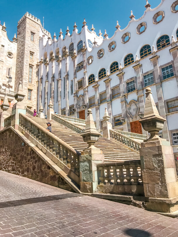 The University of Guanajuato is a great place for a photo op in Guanajuato, Mexico!